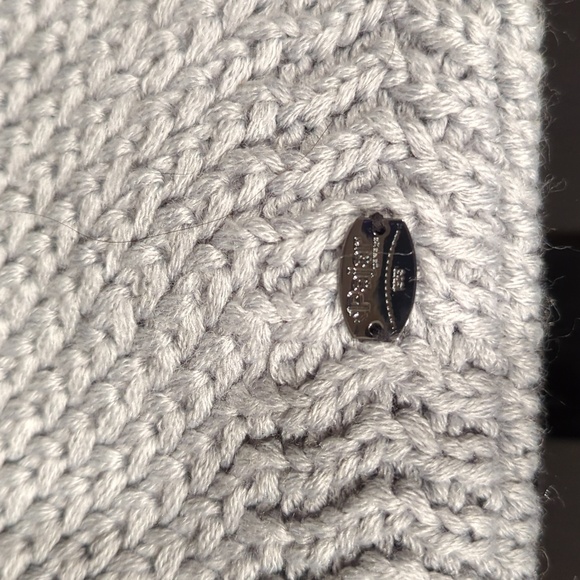 4 hat bundle ❄️❄️❄️❄️❄️ - Picture 2 of 5